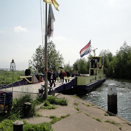 Bed And Breakfast De Dijk Zuid-Beijerland Luaran gambar